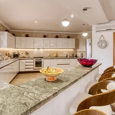 Casa Libralarge Family Sleeps Up To 12 Holiday home Fanadix